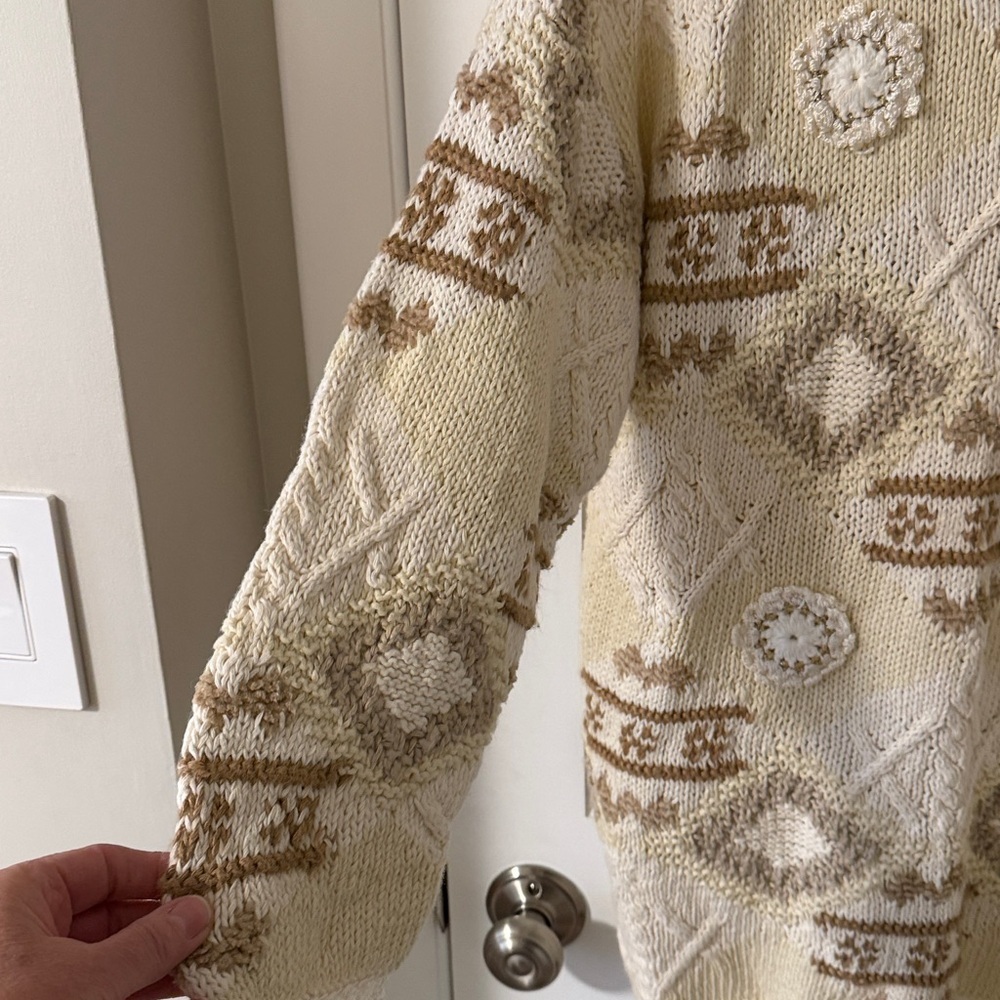 VINTAGE 90’s New York Style Hand-Knit Chunky Boho Sweater Ivory/Tan Medium - Picture 4 of 6